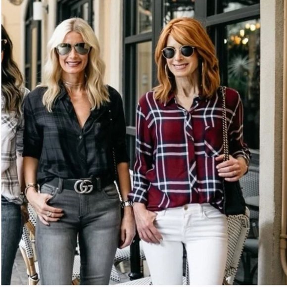 Rails Hunter Plaid Button-Down Shirt in Midnight Burgundy Size Medium - Picture 4 of 14